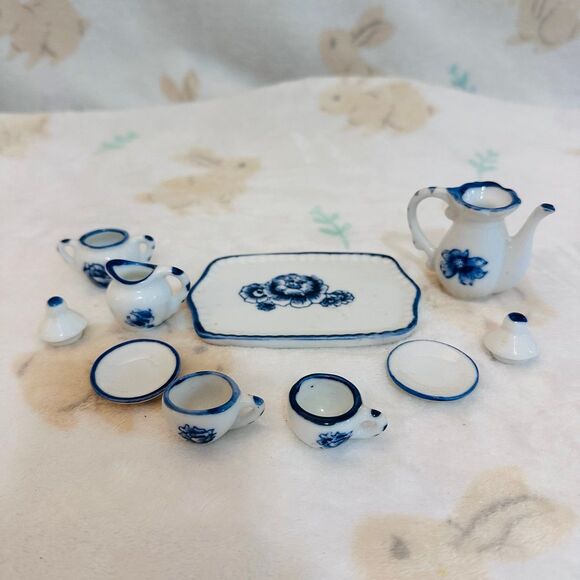 Vintage Blue and White Floral Miniature Tea Set - Picture 3 of 4